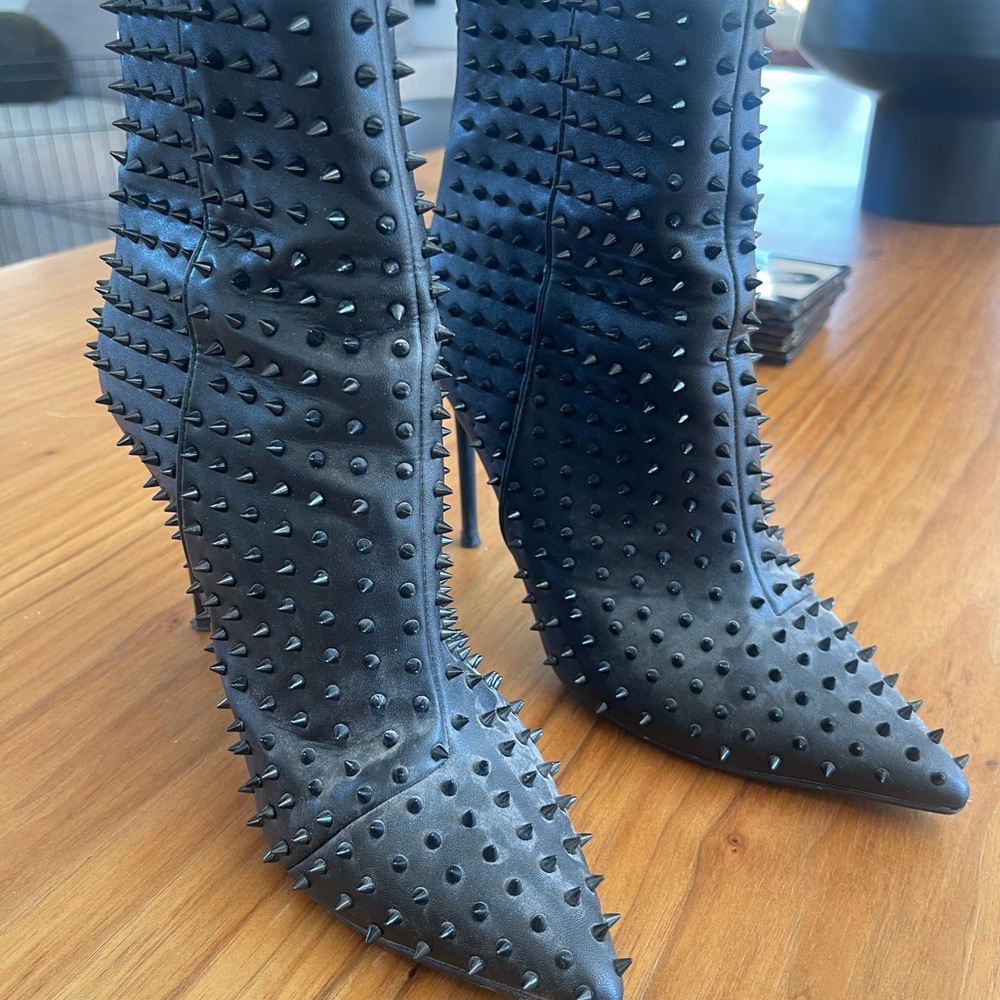 Steve Madden Vapor Black Spiked Stiletto Boots (Size 8)